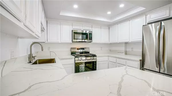 8565 Independence AVE #7, Canoga Park, CA 91304