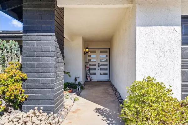 Claremont, CA 91711,207 E Blue Mountain