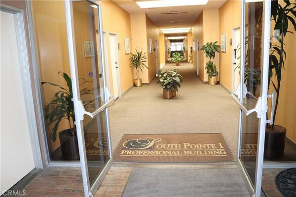 Laguna Hills, CA 92653,23276 S Pointe DR #201