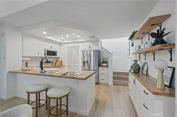 Irvine, CA 92614,83 Briarglen #21