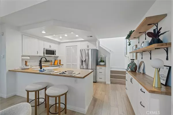 Irvine, CA 92614,83 Briarglen #21