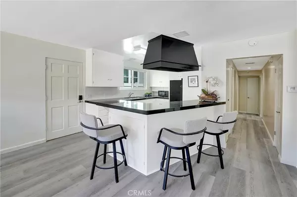 Newport Beach, CA 92662,216 Collins