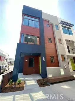 402 Transport, Tustin, CA 92782