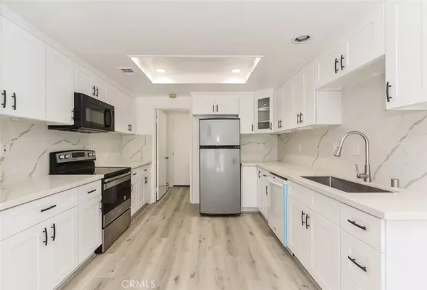 Irvine, CA 92612,143 Stanford CT #36