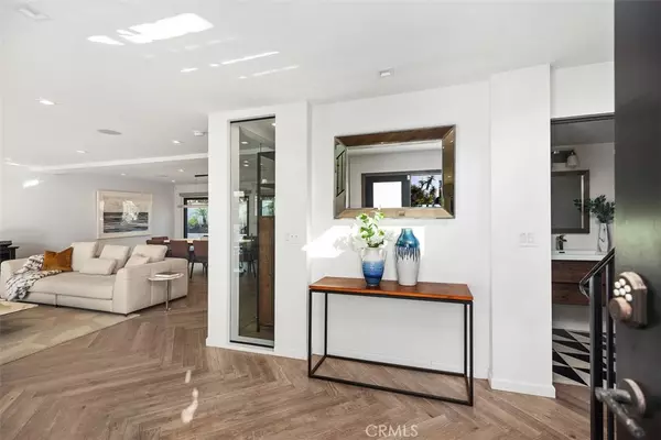 Laguna Beach, CA 92651,2870 Zell DR