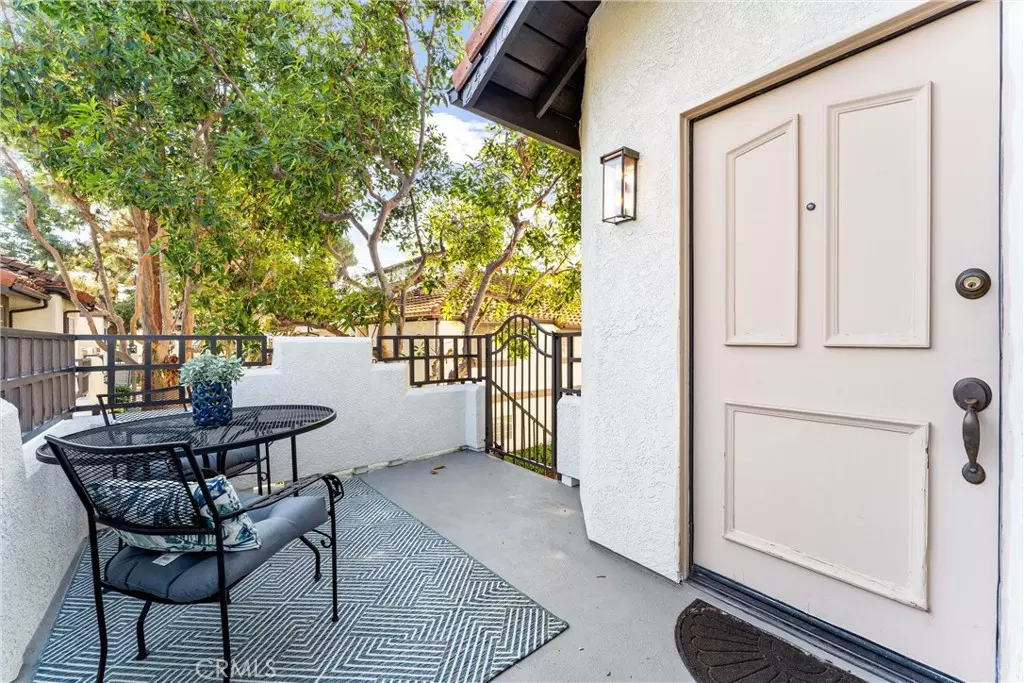 Laguna Niguel, CA 92677,24516 Donna