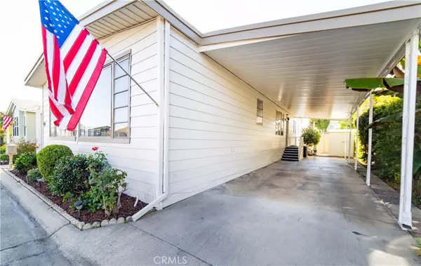 Tustin, CA 92780,118 Estrella