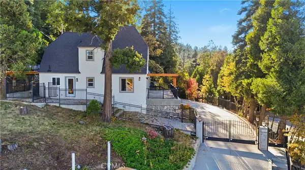 Lake Arrowhead, CA 92352,27981 Lakes Edge RD