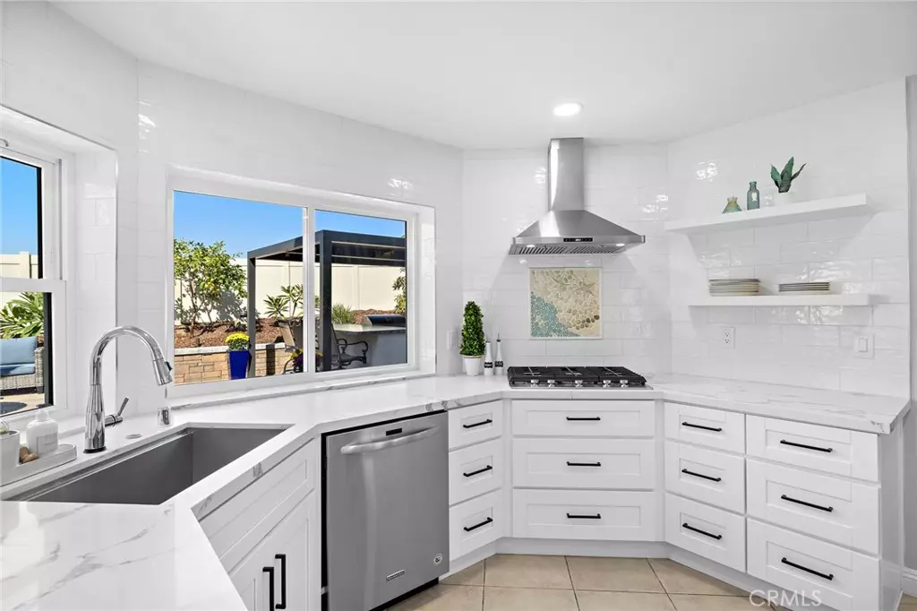 Vista, CA 92081,2042 Redwood