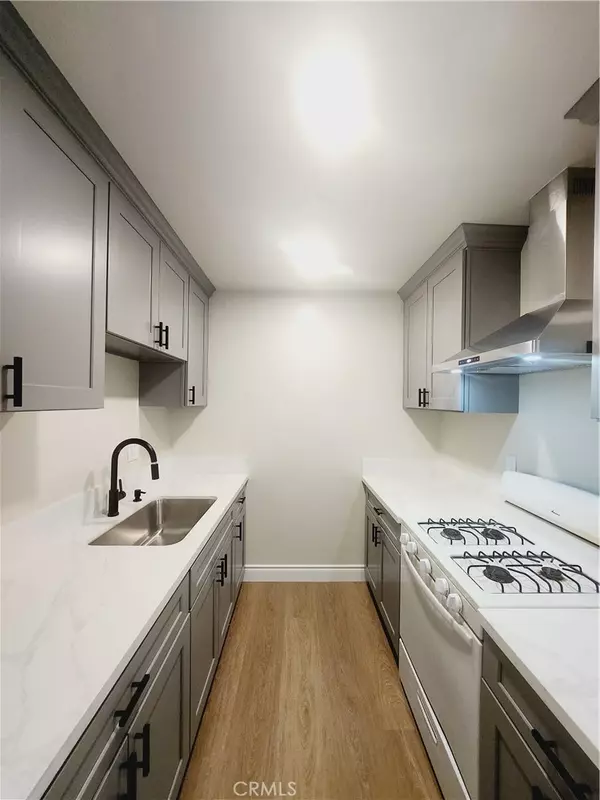 Fullerton, CA 92833,1100 W Porter AVE #2