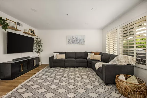 Orange, CA 92869,181 S Cross Creek RD