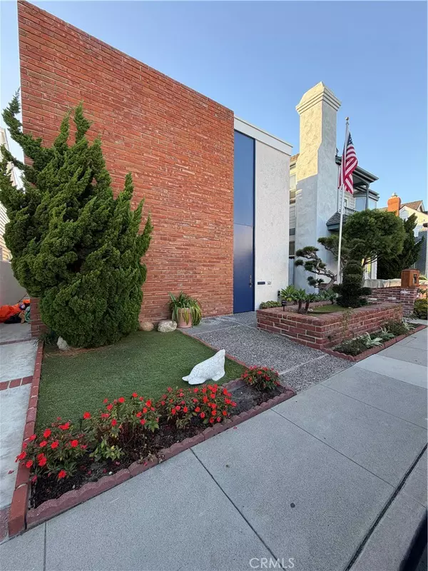 Newport Beach, CA 92662,321 Coral AVE