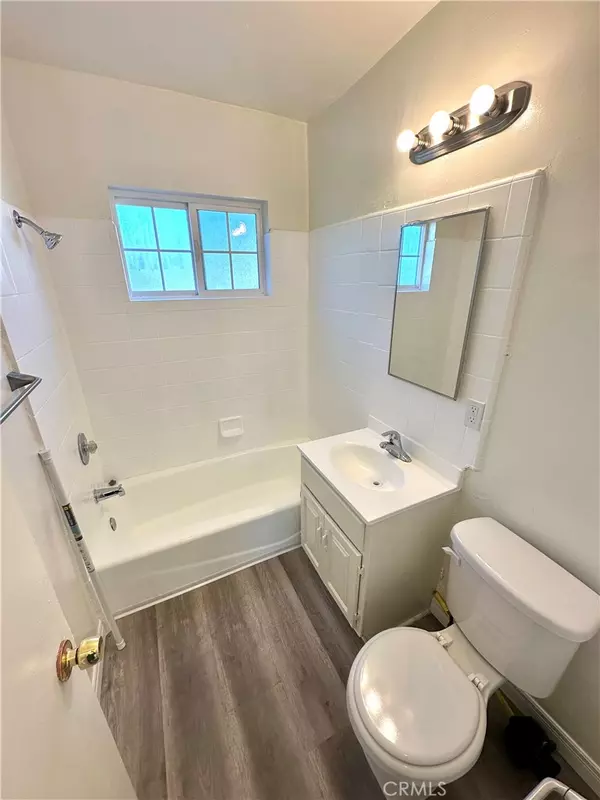 Los Angeles, CA 91606,6400 Camellia