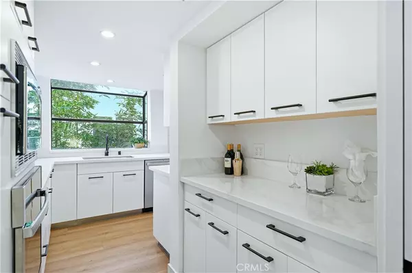 Brentwood, CA 90049,11601 Montana #7