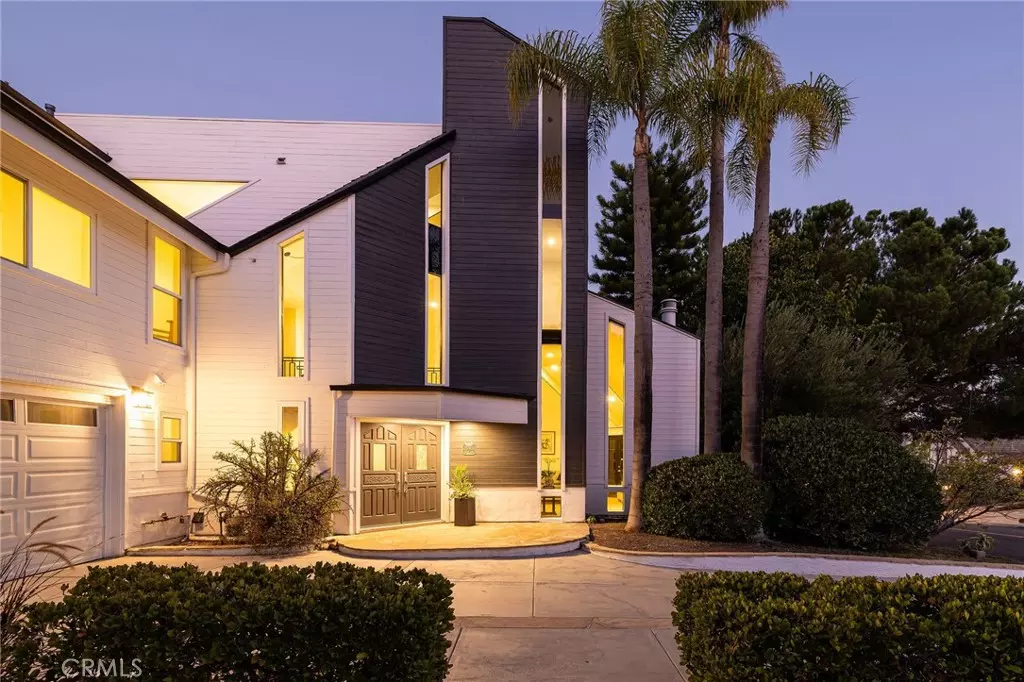 Laguna Hills, CA 92653,25901 Nellie Gail