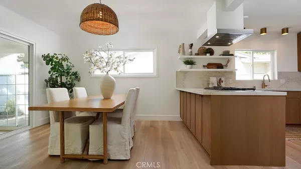 Anaheim, CA 92805,579 N Century