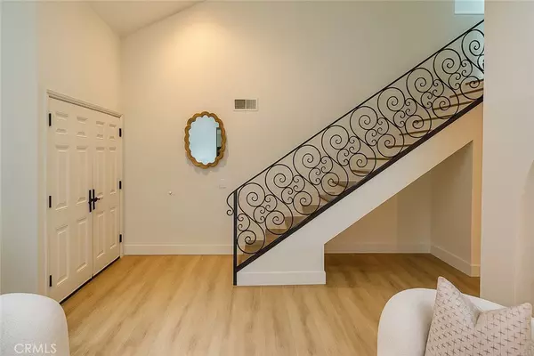 Irvine, CA 92606,14112 Picasso CT