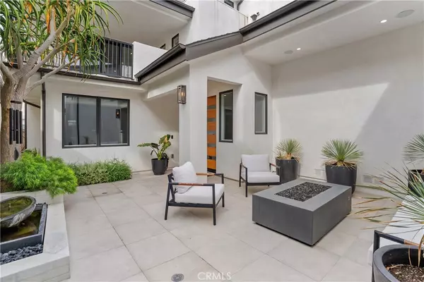 Corona Del Mar, CA 92625,319 .5 Jasmine