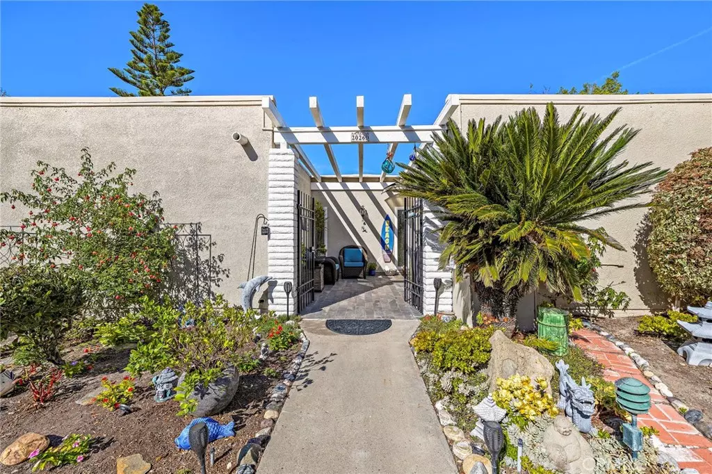 Laguna Woods, CA 92637,2026 Via Mariposa E #D