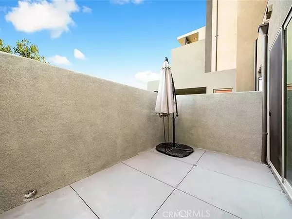 Irvine, CA 92618,132 Cadence