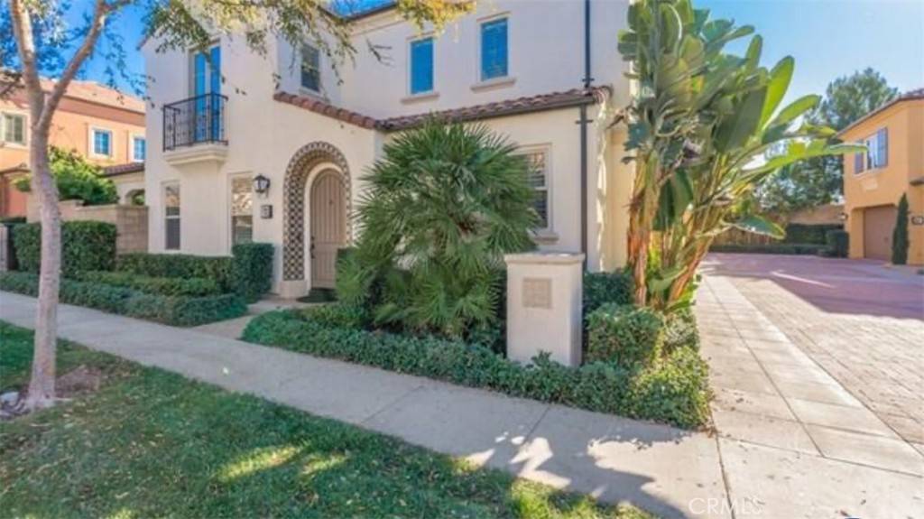 Irvine, CA 92620,72 Maple Ash