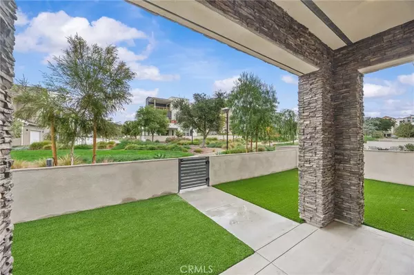 Irvine, CA 92618,113 Bosal