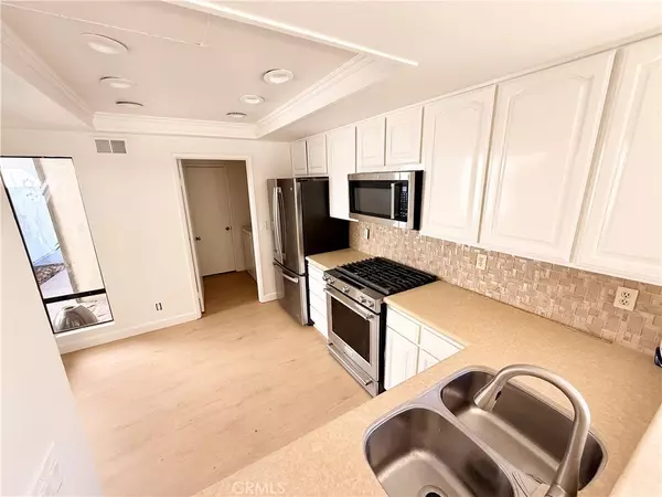 Irvine, CA 92612,15 Rana