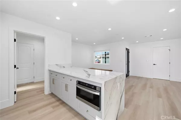 Fountain Valley, CA 92708,18584 Redwood