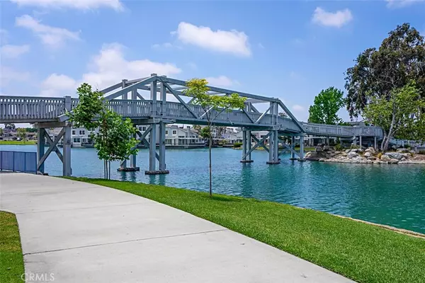 Irvine, CA 92604,2 Bluebird