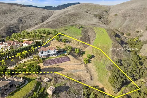 Yorba Linda, CA 92886,3871 Crest