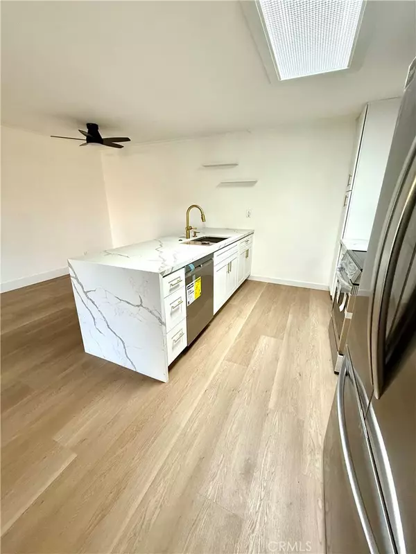 Aliso Viejo, CA 92656,23376 Via San Miguel