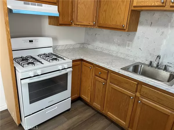 South Gate, CA 90280,10341 Karmont