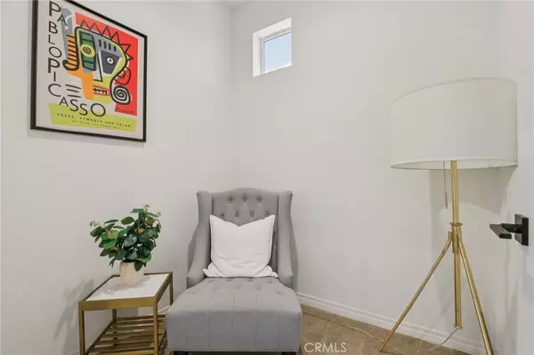 Irvine, CA 92618,156 Keeper