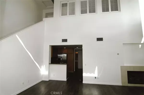 Irvine, CA 92602,225 Lockford