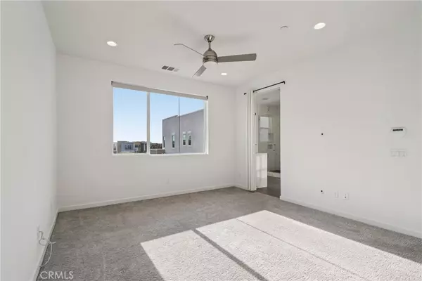 Irvine, CA 92618,170 Fable