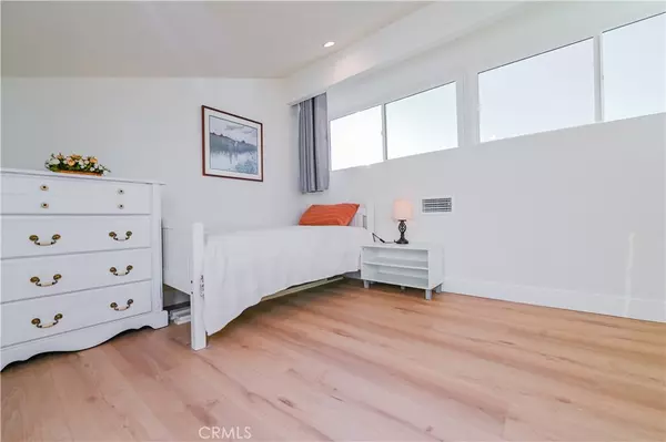 Irvine, CA 92612,15 Camphor S