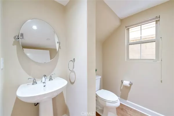 Irvine, CA 92620,55 White Blossom