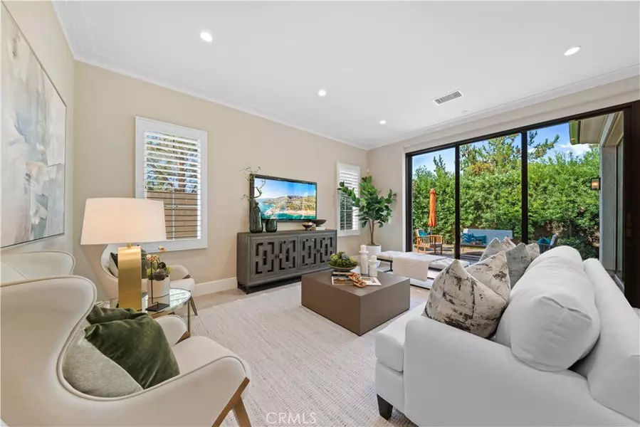 100 Viano, Irvine, CA 92602