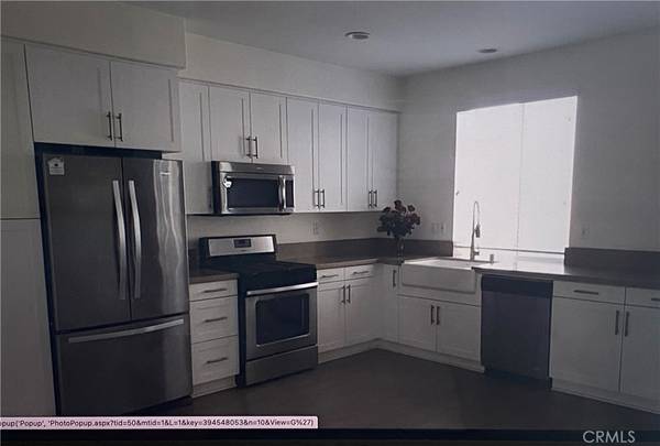 Buena Park, CA 90621,7032 Estrella