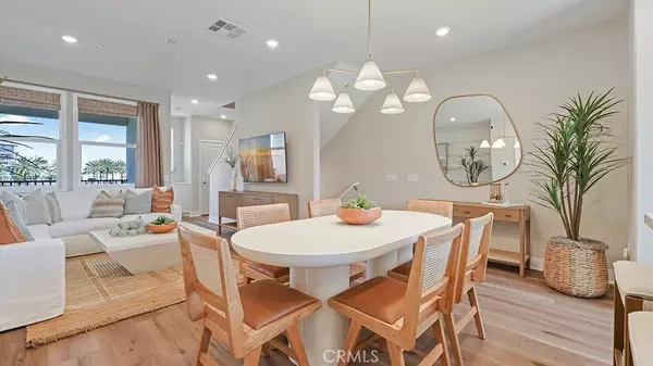 Anaheim, CA 92805,1720 E Park ST #11