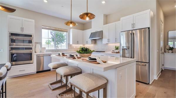 Valencia, CA 91381,27445 Shining Willow LN