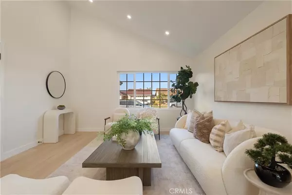 Cerritos, CA 90703,13522 Carnaby