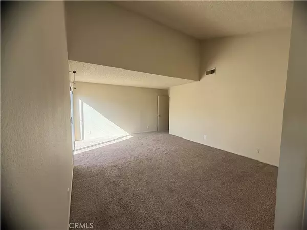 Huntington Beach, CA 92648,2511 Florida ST #1