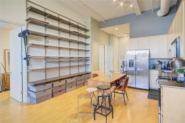 Pasadena, CA 91101,175 S Lake #402