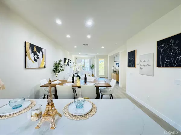 Irvine, CA 92618,52 Capricorn