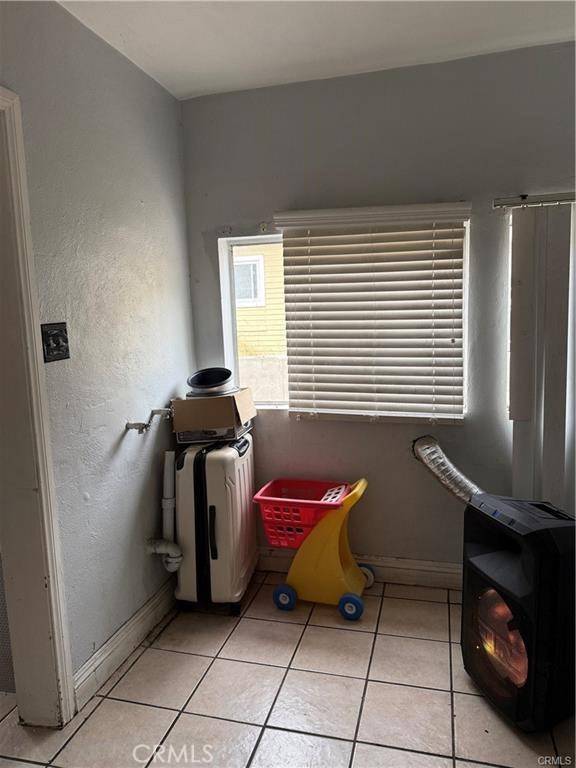 Santa Ana, CA 92703,1722 W Pine