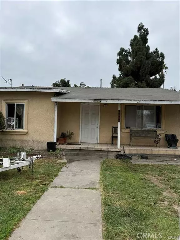 1722 W Pine, Santa Ana, CA 92703