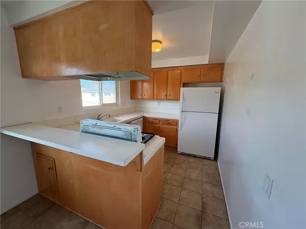 Huntington Beach, CA 92647,17061 Evergreen CIR #D