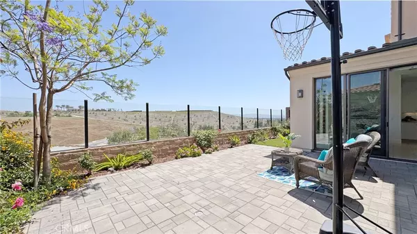 Irvine, CA 92602,236 Oceano