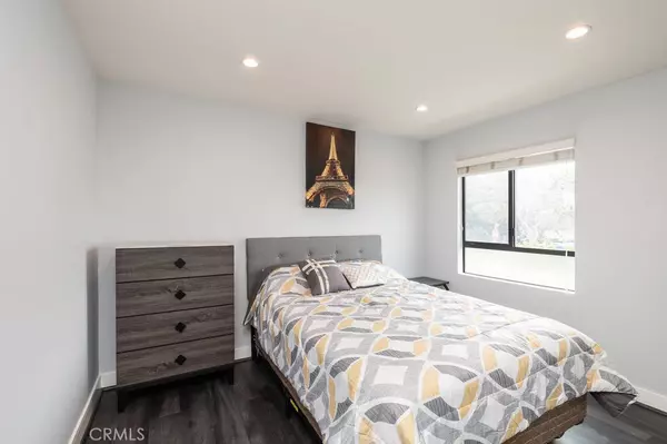 Los Angeles, CA 90018,2651 S Hobart BLVD #5